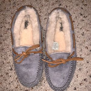 UGG Pewter Dakota Slippers Size 7